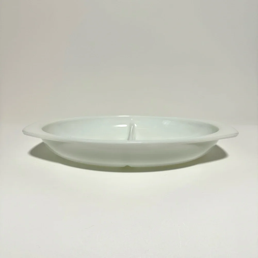 PYREX Vintage 1.5 Qt Milk Glass Divided Oval Baking Dish #1063 USA 14